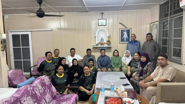 Program ‘Ketuk Sahur’ DUN Nangka erat perpaduan pelbagai kaum