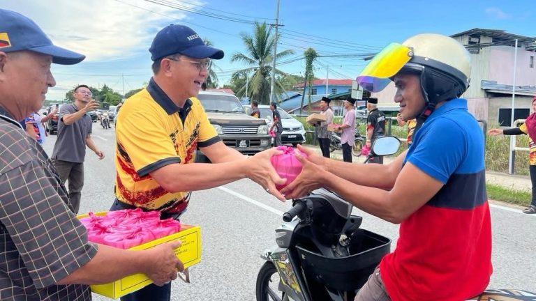 SABERKAS Cawangan Daro agih 8,000 pek bubur lambuk