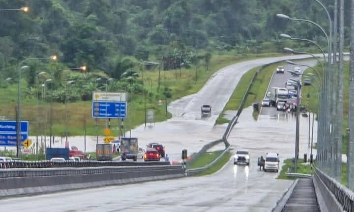 Kawasan rendah Sibu, Kapit dinaiki air