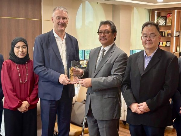 Australia minat bekerjasama dengan Sarawak