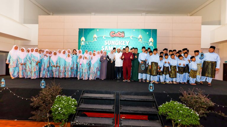 Sungkey Sama Cats raikan 70 anak yatim