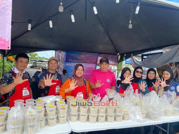 KRT Sungai Lajim Kampung No.5 agih bubur lambuk