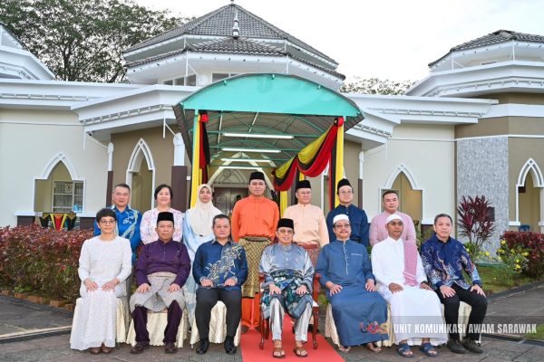 Premier Sarawak santuni warga PDRM dalam majlis iftar