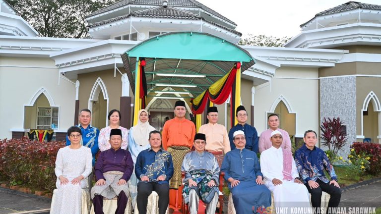 Premier Sarawak santuni warga PDRM dalam majlis iftar