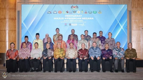 Premier Sarawak hadiri Mesyuarat Majlis Kewangan Negara 2025