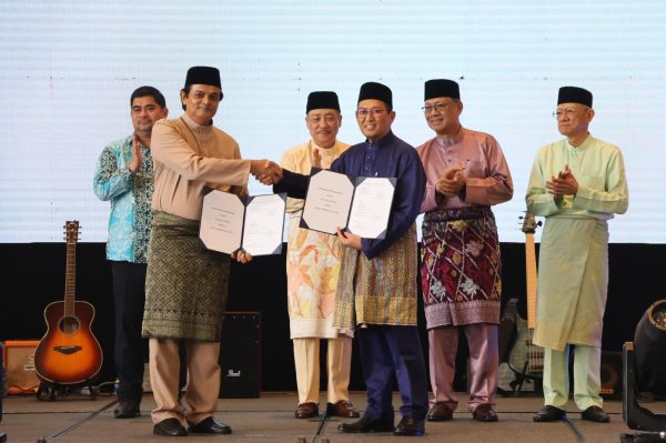 Sarawak,Sabah jalin MoU kawal selia perkakas elektrik dan gas