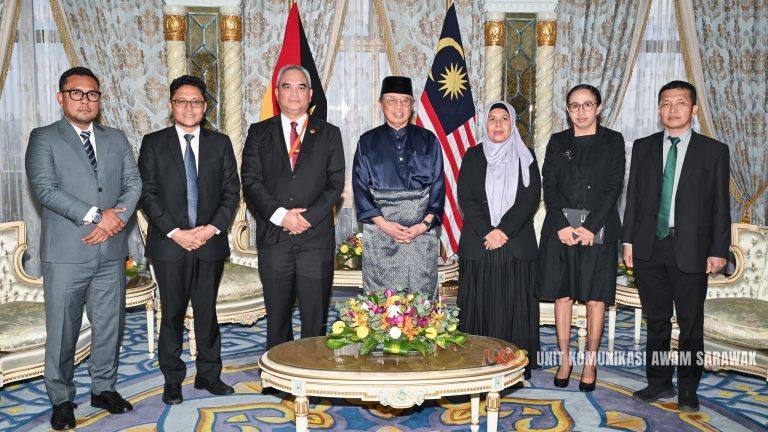 Kunjungan perpisahan Konsul Jenderal Indonesia terhadap Premier Sarawak