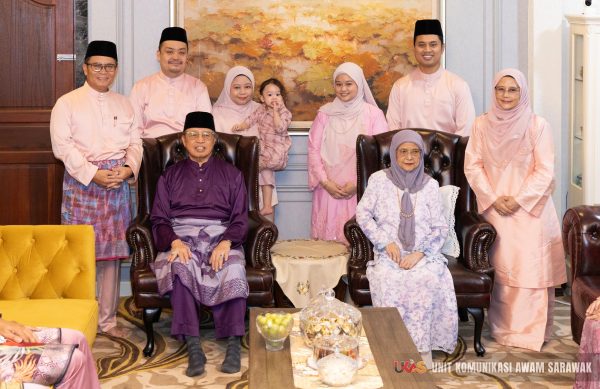 Abang Johari teruskan kunjungan Aidilfitri di kediaman Setiausaha Kerajaan Sarawak