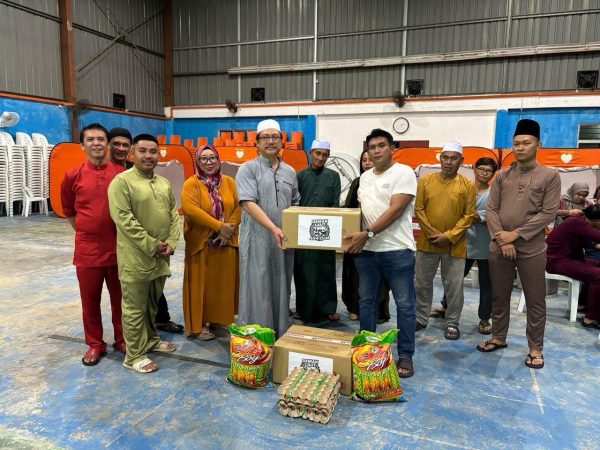 Keluarga rumah roboh Kampung Goebilt terima bantuan