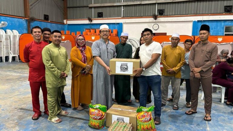 Keluarga rumah roboh Kampung Goebilt terima bantuan