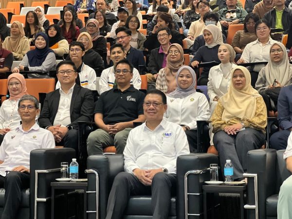 Program MCMC Microsoft AI TEACH latih peserta Sarawak kemahiran AI