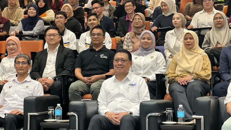 Program MCMC Microsoft AI TEACH latih peserta Sarawak kemahiran AI