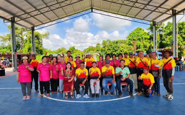 Gelanggang futsal Rumah Ikom Senyawan kemudahan bersama