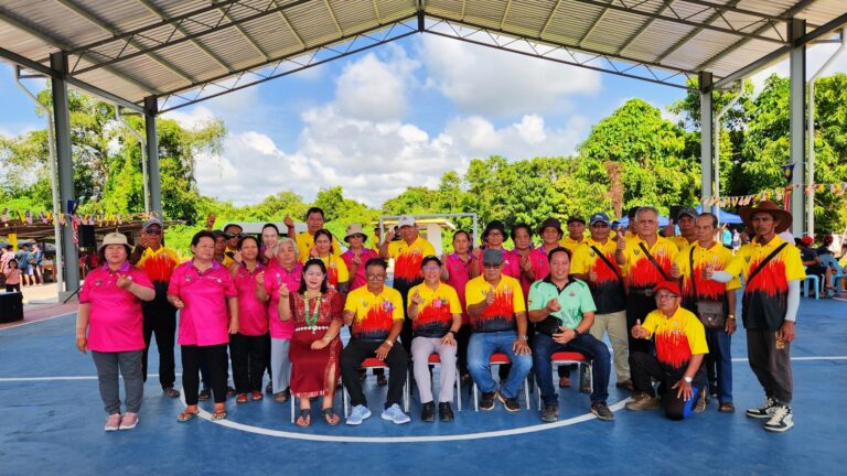 Gelanggang futsal Rumah Ikom Senyawan kemudahan bersama
