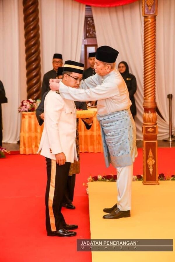 151 penerima terima Darjah Kebesaran Negeri Sarawak