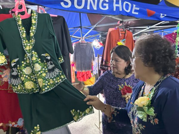 Promosikan Pasar Gawai Dayak di media sosial