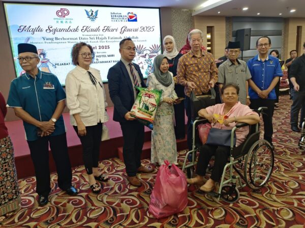 Sejambak Kasih Gawai Dayak bantu ringankan beban penerima bantuan