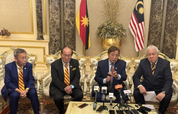 Deklarasi bersama: Petronas dikecuali lesen pengoperasian di Sarawak, perlu mohon pada MUT