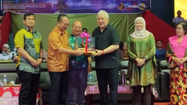 Perpaduan kaum ibarat taman dipenuhi bunga, sumber kekuatan Sarawak