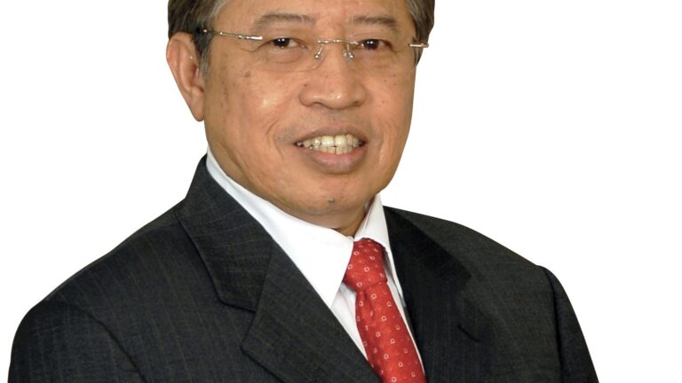 Buku Sarawak’s Iconic Businessessumber rujukan generasi perniagaan