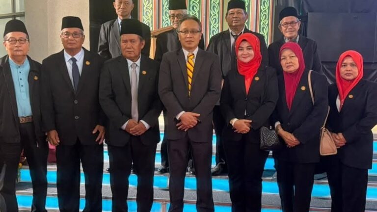 Ranting Parti PBB Kampung Serembang lawat DUN Sarawak