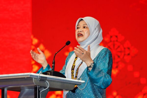 Selepas dua tahun berkhidmat, guru boleh mohon tukar – Fadhlina