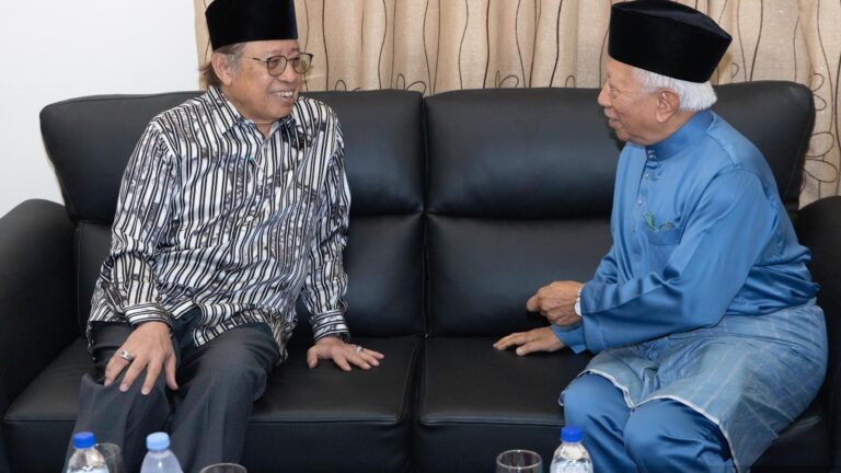Abang Johari Yang Dipertua baharu PERKIM, Tun M penasihat khas