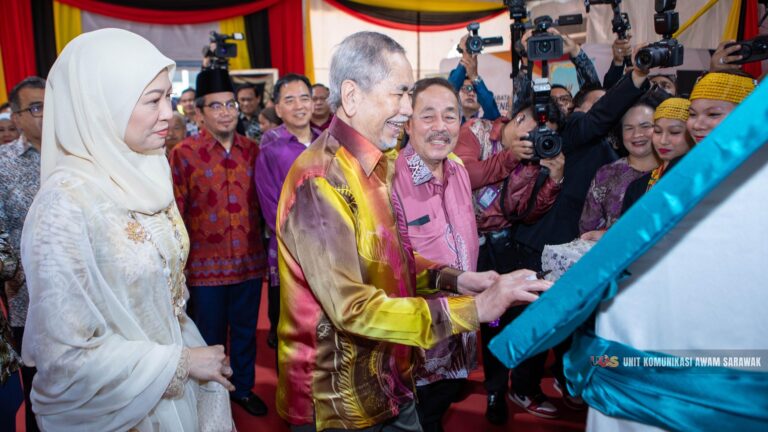 TYT, Premier Sarawak serikan Majlis Jamuan Teh Hari Keputeraan Agong