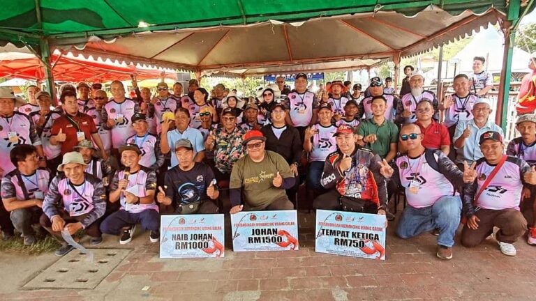 Pertandingan memancing udang galah
