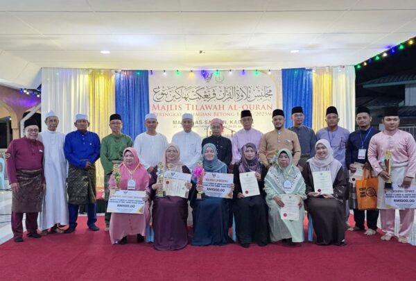 Hafiz,Norhashimah johan qari dan qariah Majlis Tilawah al-Quran Bahagian Betong