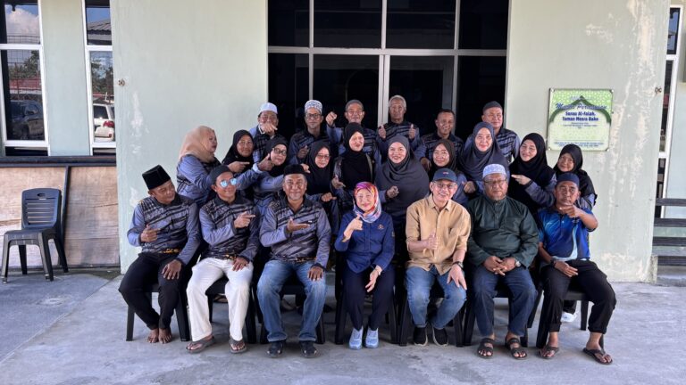 Surau Al-Falah Taman Mesra Bako terima sumbangan peralatan