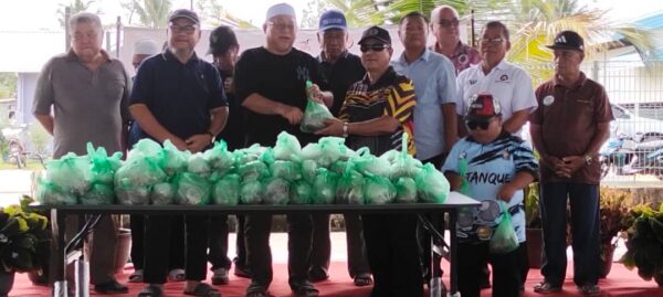 Golongan asnaf, B40 terima agihan daging korban DUN Jepak