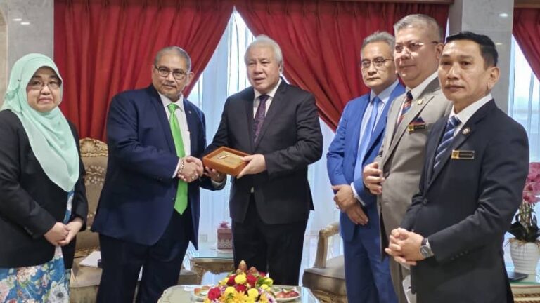 Delegasi Brunei kunjungi Awang Tengah