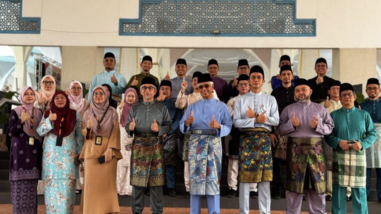 Hadiah pakej umrah, motosikal menanti pengunjung Sambutan Maal Hijrah LAKMNS