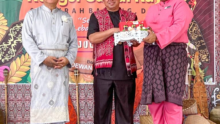 Sambutan Kongsi Gawai Raya SK Hijrah Badong wajar diteruskan – Ahmad Johnie