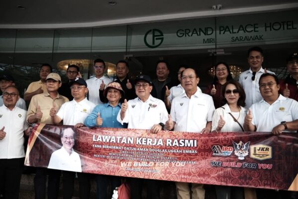 Uggah ketuai ekspedisi tinjau infrastruktur di Baram