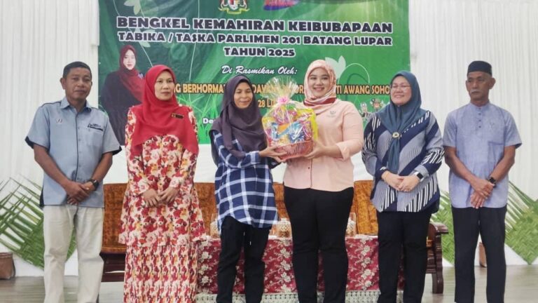 Pantau anak kecil guna gajet