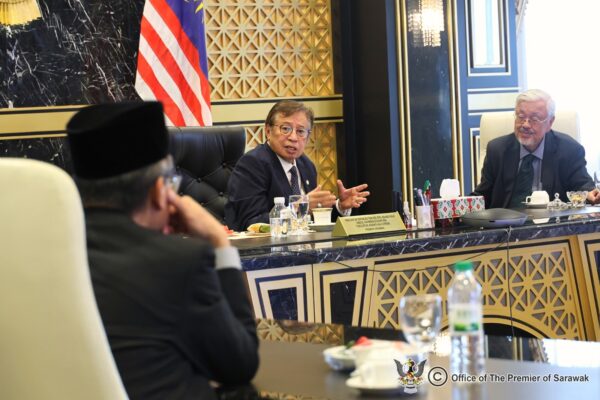 Abang Johari cadang Lembaga Baitulmal dan Wakaf beri tumpuan bidang pendidikan