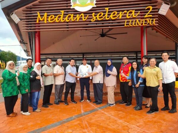 Empat projek kemudahan rakyat diserah pada kontraktor