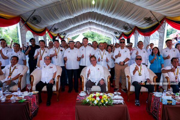 Sarawak guna duit sendiri bangunkan projek infra