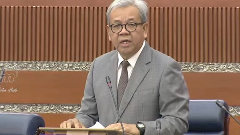 Semak semula isu bagasi penerbangan – Ahmad Johnie