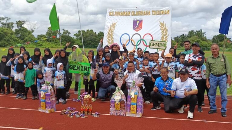 Pantau perkembangan anak-anak di sekolah