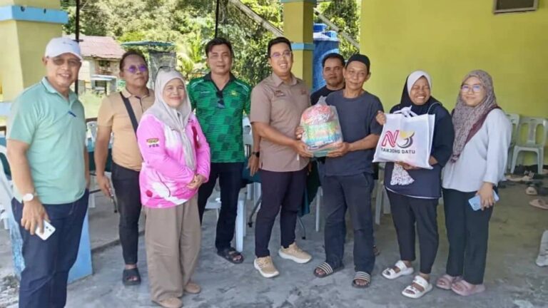 ADUN, AJK Cawangan Parti PBB N3 Tanjong Datu santuni empat keluarga