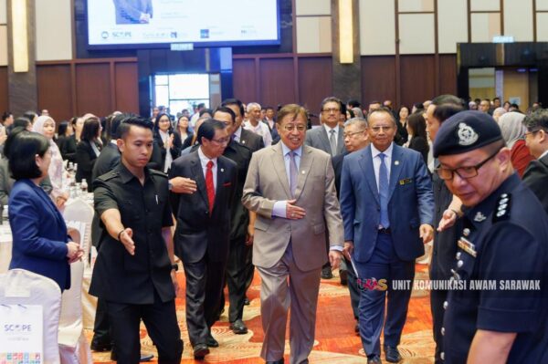 Urus kewangan lebih cekap, telus – Premier Sarawak