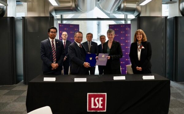 Sarawak, LSE meterai kerjasama bangunkan modal insan, kelestarian alam
