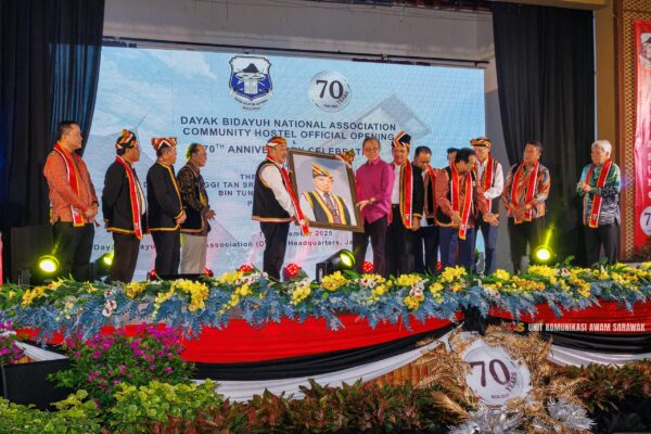 Pembukaan laluan perdagangan Tebedu-Entikong pacu ekonomi serantau
