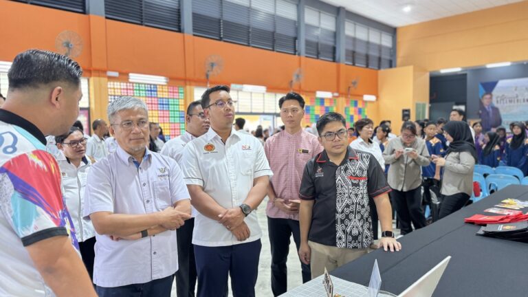 Guru muda agen perubahan masyarakat luar bandar