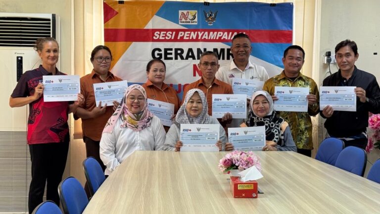 10 penerima geran MRP DUN Tanjung Datu