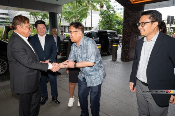 Premier Sarawak tiba di Singapura hadiri SIEW 2025