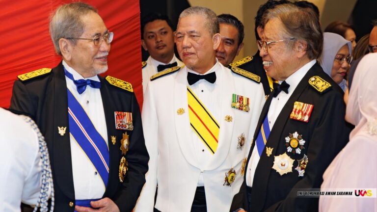 Majlis jamuan negeri sempena hari lahir TYT Sarawak penuh istiadat, meriah